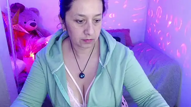 camilalatti online show from March 21, 2026, 12:45 am