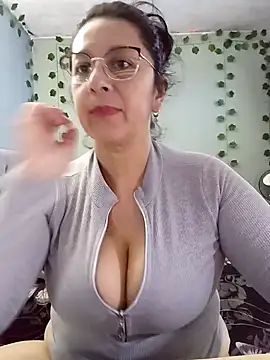 camilalatti online show from December 10, 2024, 12:06 am