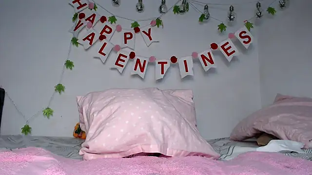 karolgirl-1 online show from February 13, 2026, 10:37 am