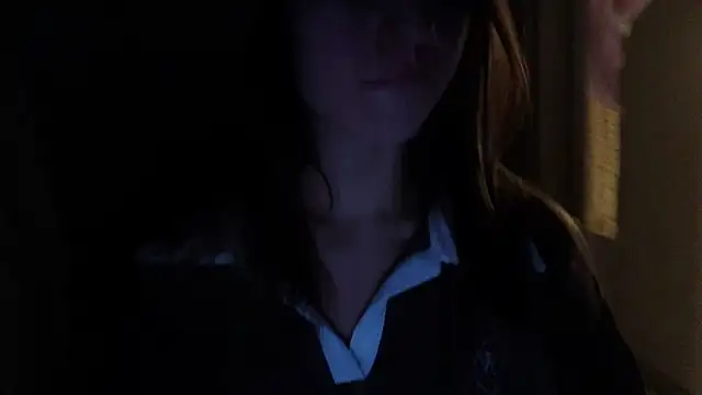 LovelyKatea online show from November 21, 2025, 1:43 pm