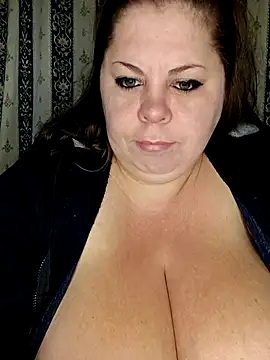 Snapshot of Ginabig chatting on October 30, 2025, 4:44 am Ginabig online show from October 30, 2025, 4:44 am