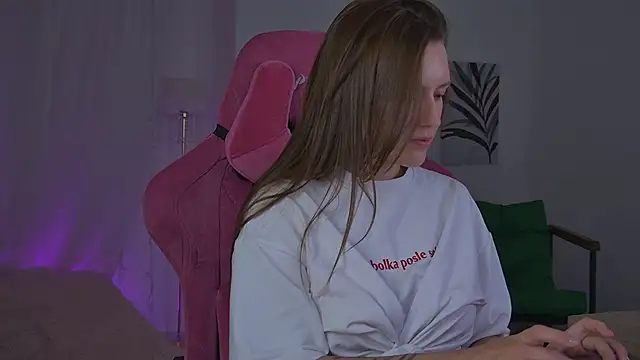 JennyDens online show from June 10, 2026, 5:47 pm