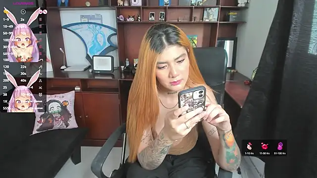 evelyx69x online show from September 19, 2025, 5:06 pm