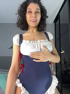  CurlySue  online show from February 8, 2025, 6:22 am