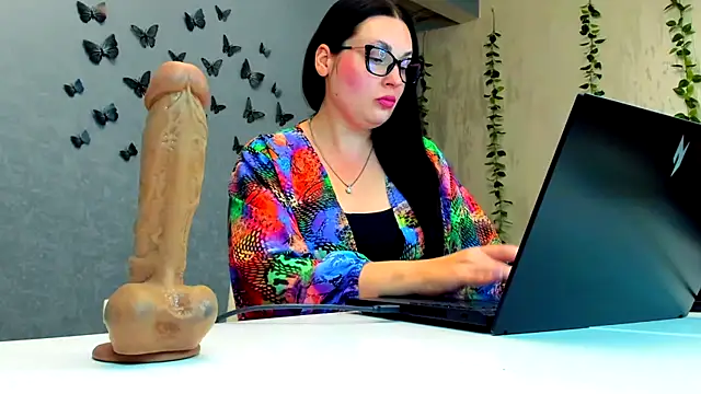 Snapshot of WorshipLilit chatting on September 19, 2025, 6:01 pm WorshipLilit online show from September 19, 2025, 6:01 pm