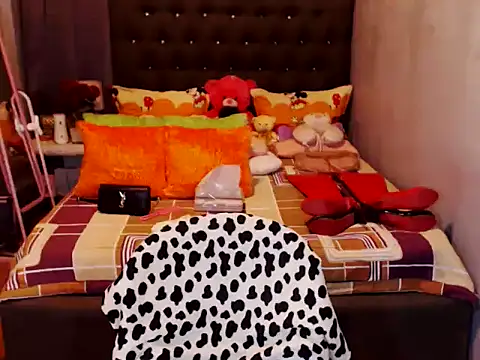 Snapshot of UnMarriedwifeTSX chatting on October 13, 2025, 12:56 am UnMarriedwifeTSX online show from October 13, 2025, 12:56 am