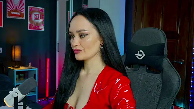 Snapshot of QueenAliss chatting on October 29, 2025, 6:23 am QueenAliss online show from October 29, 2025, 6:23 am