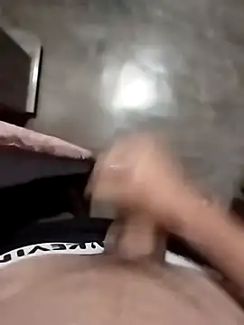 Snapshot of Emanuel45js chatting on February 28, 2025, 2:09 am Emanuel45js online show from February 28, 2025, 2:09 am