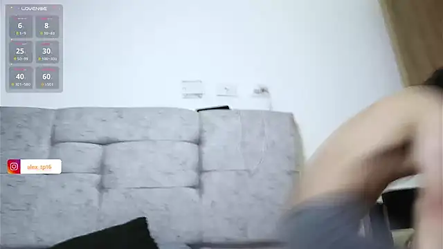 Snapshot of _Alexxx chatting on October 3, 2025, 12:47 am Alexxx online show from October 3, 2025, 12:47 am