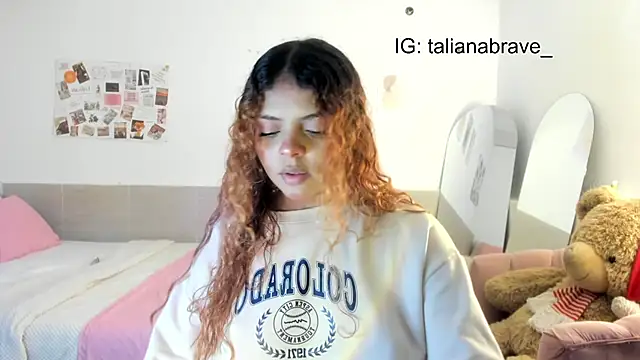 ValienteGirl  online show from September 30, 2025, 8:59 pm
