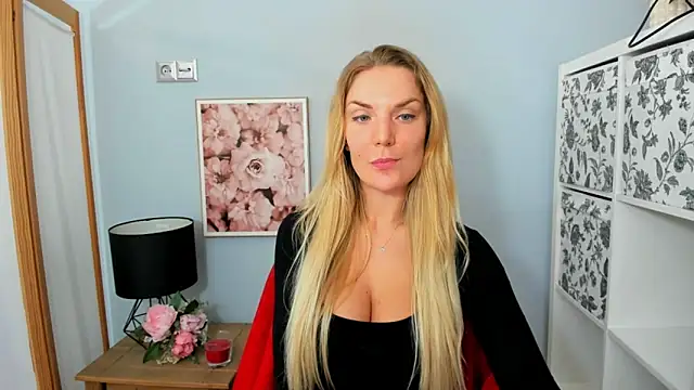 AulloraHoney online show from February 14, 2025, 6:40 pm