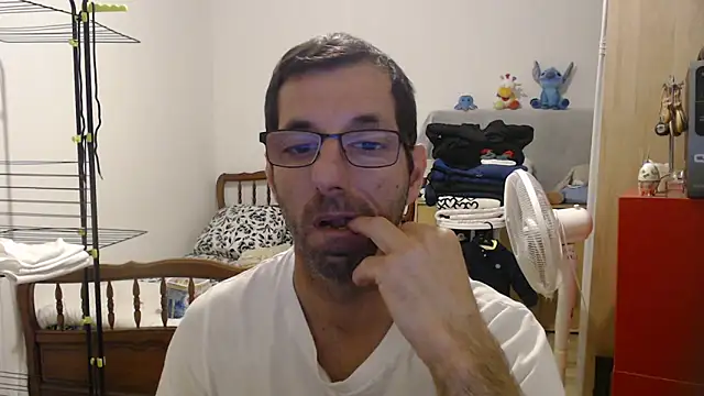 Snapshot of steph19x5 chatting on October 22, 2025, 6:24 am steph19x5 online show from October 22, 2025, 6:24 am