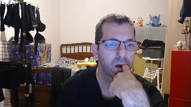 Snapshot of steph19x5 chatting on December 18, 2025, 5:12 am steph19x5 online show from December 18, 2025, 5:12 am