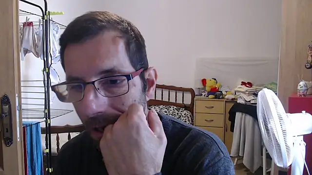 Snapshot of steph19x5 chatting on October 3, 2025, 9:33 am steph19x5 online show from October 3, 2025, 9:33 am