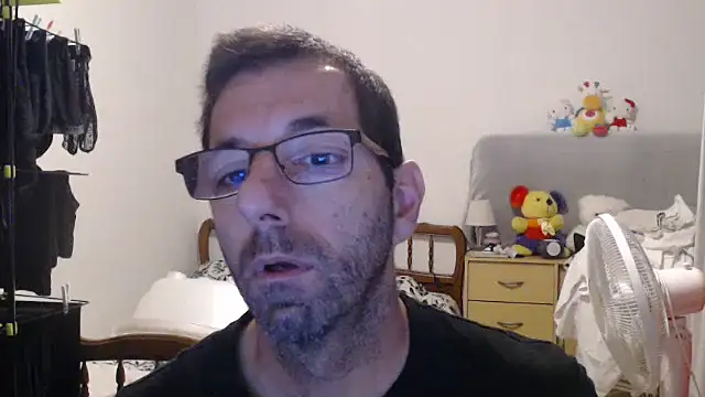 Snapshot of steph19x5 chatting on October 9, 2025, 6:25 am steph19x5 online show from October 9, 2025, 6:25 am