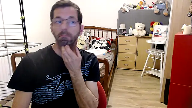 steph19x5 online show from March 9, 2025, 7:12 am