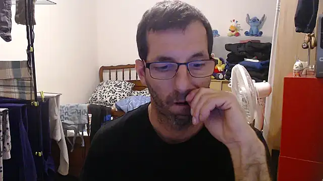 Snapshot of steph19x5 chatting on October 15, 2025, 6:05 pm steph19x5 online show from October 15, 2025, 6:05 pm