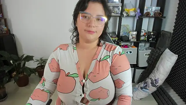 aika-dreams online show from March 22, 2025, 12:25 pm