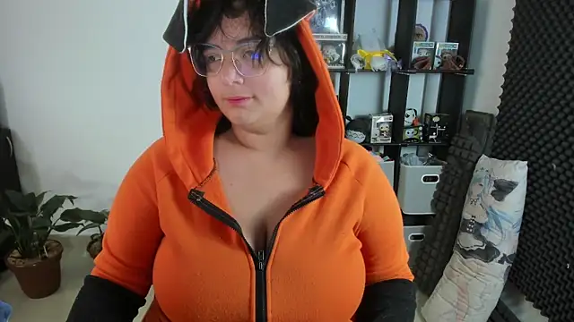 aika-dreams online show from March 3, 2025, 3:11 pm