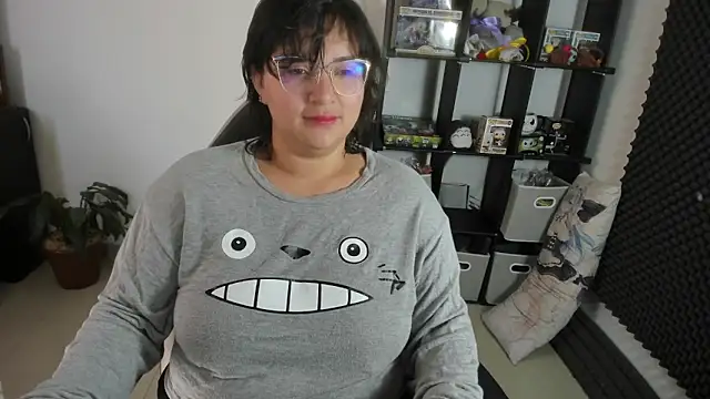 aika-dreams online show from February 6, 2025, 1:21 pm