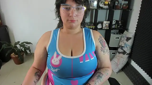 aika-dreams online show from February 1, 2025, 4:32 pm