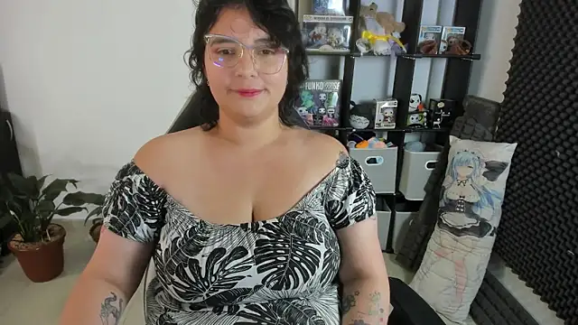 aika-dreams online show from February 26, 2025, 3:32 pm