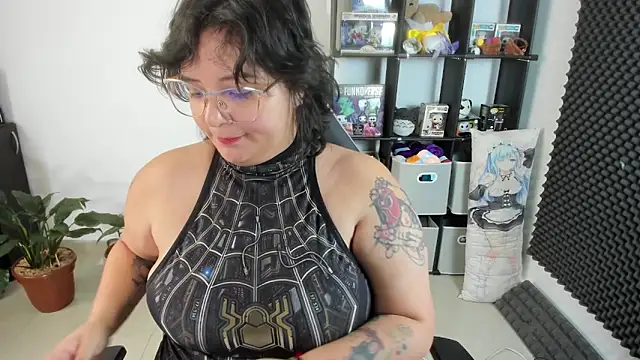 aika-dreams online show from February 22, 2025, 3:36 pm