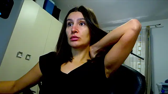 GodlyTheia online show from November 10, 2025, 12:43 pm