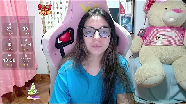 Maggie Fox3 online show from November 23, 2025, 3:27 am