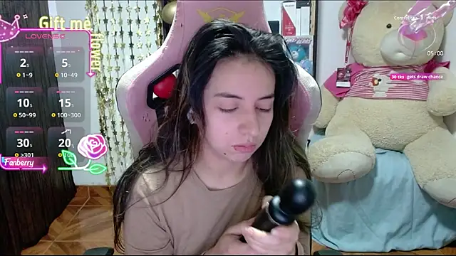 Snapshot of Maggie_Fox3 chatting on September 23, 2025, 5:03 am Maggie Fox3 online show from September 23, 2025, 5:03 am