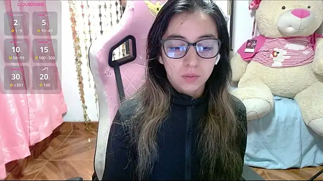 Snapshot of Maggie_Fox3 chatting on October 24, 2025, 1:48 am Maggie Fox3 online show from October 24, 2025, 1:48 am