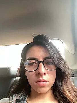 Maggie Fox3 online show from April 7, 2026, 8:54 pm