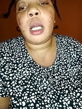 Lovelyboobs01 online show from February 14, 2025, 6:29 pm