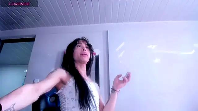 stormytt  online show from November 17, 2025, 7:07 pm