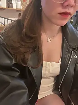 Snapshot of HinaLovely chatting on January 20, 2025, 12:39 pm HinaLovely online show from January 20, 2025, 12:39 pm