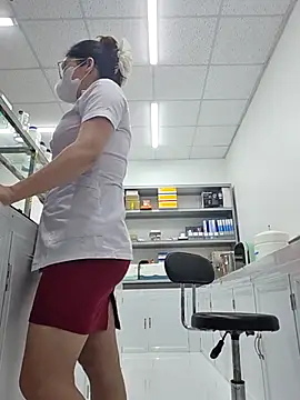 HinaLovely online show from March 28, 2026, 3:29 am