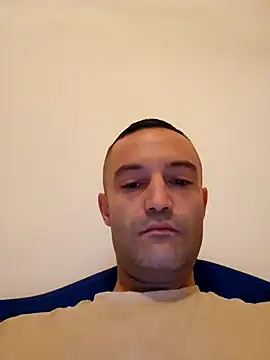 Snapshot of enricso chatting on October 1, 2025, 6:51 am enricso online show from October 1, 2025, 6:51 am