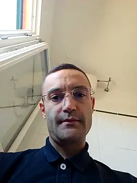 Snapshot of enricso chatting on October 6, 2025, 12:50 pm enricso online show from October 6, 2025, 12:50 pm