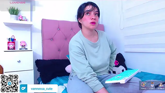 Snapshot of Vannessa__Shy chatting on September 21, 2025, 9:53 pm Vannessa  Shy online show from September 21, 2025, 9:53 pm