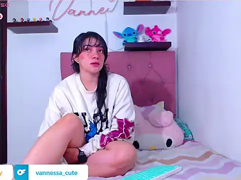 Snapshot of Vannessa__Shy chatting on October 26, 2025, 10:21 pm Vannessa  Shy online show from October 26, 2025, 10:21 pm