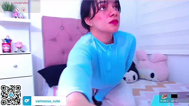 Snapshot of Vannessa__Shy chatting on September 18, 2025, 11:30 pm Vannessa  Shy online show from September 18, 2025, 11:30 pm