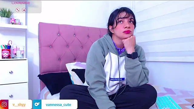 Snapshot of Vannessa__Shy chatting on September 26, 2025, 12:28 am Vannessa  Shy online show from September 26, 2025, 12:28 am