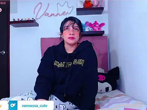 Snapshot of Vannessa__Shy chatting on October 30, 2025, 11:12 pm Vannessa  Shy online show from October 30, 2025, 11:12 pm