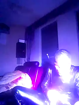 Snapshot of Crystalbitchx chatting on September 17, 2025, 11:51 pm Crystalbitchx online show from September 17, 2025, 11:51 pm