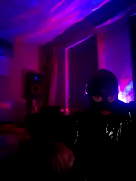 Snapshot of Crystalbitchx chatting on October 13, 2025, 2:46 am Crystalbitchx online show from October 13, 2025, 2:46 am