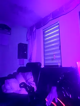 Snapshot of Crystalbitchx chatting on September 27, 2025, 5:57 am Crystalbitchx online show from September 27, 2025, 5:57 am