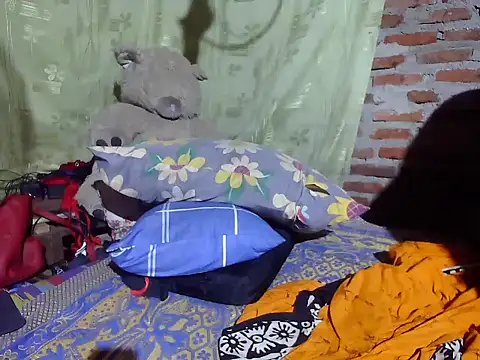 Alora-shine online show from April 1, 2026, 6:49 pm