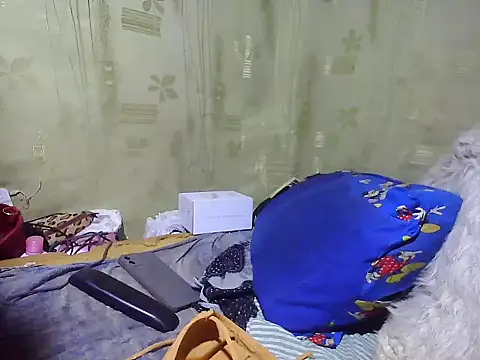 Snapshot of Alora-shine chatting on February 22, 2025, 12:16 am Alora-shine online show from February 22, 2025, 12:16 am