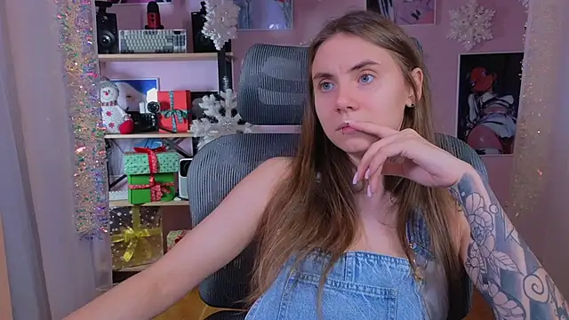  AnnaStark  online show from December 17, 2025, 8:47 pm