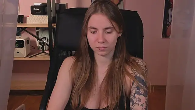 Snapshot of _AnnaStark_ chatting on October 4, 2025, 8:10 pm AnnaStark online show from October 4, 2025, 8:10 pm